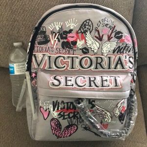 Victoria secret fall 2018 kiss me Limited Edition!